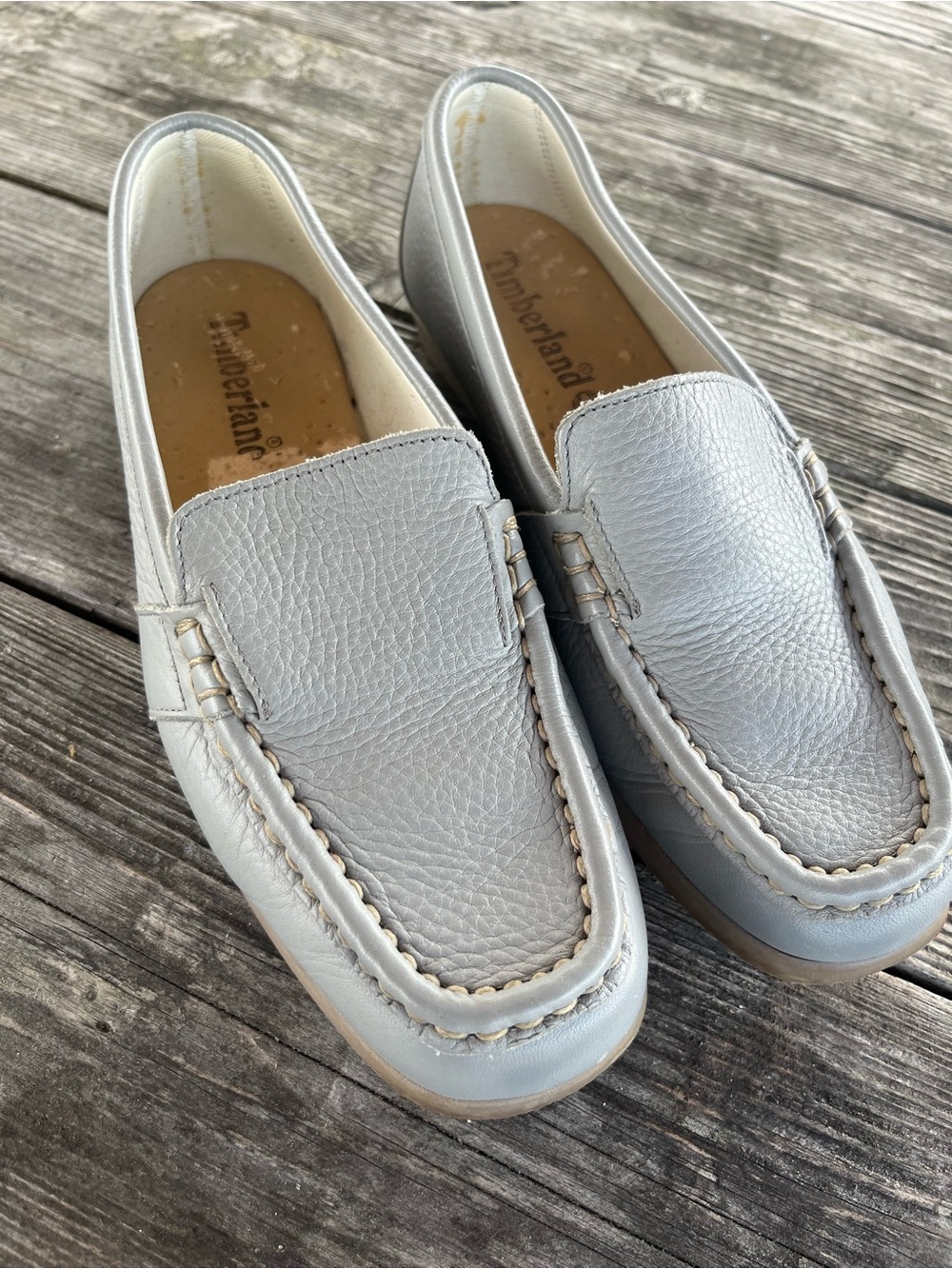 Timberlands women’s grey leather loafers/ slide on , good cond sz 6